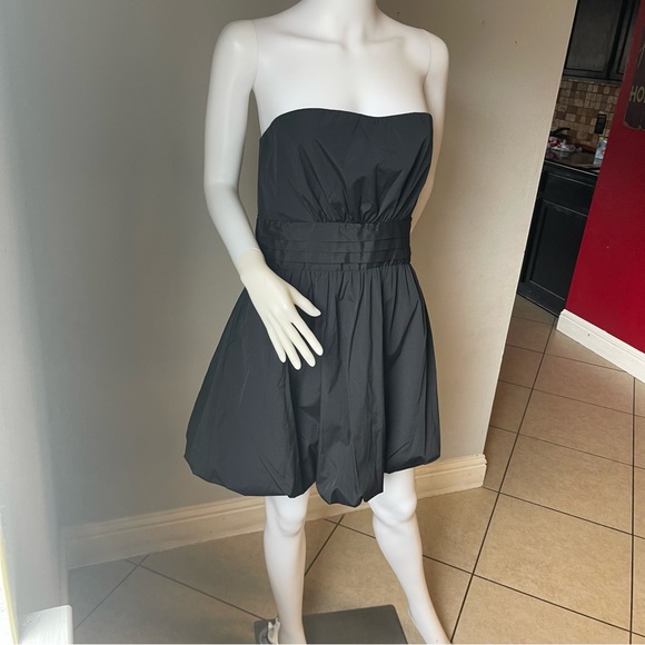 Women’s Strapless black mini dress size Large
New
Brand is Forever 21 - Picture 4 of 7